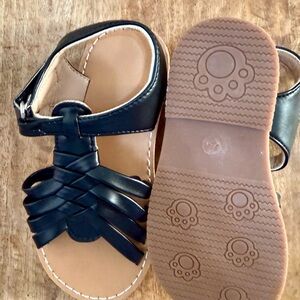 BRAND NEW 🫨🫨Kids Black Sandals